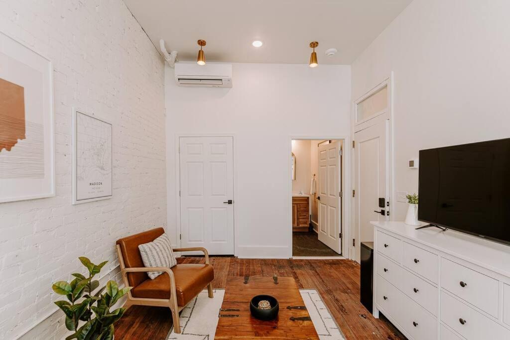 East Main Lofts - Farmhouse 204 Μάντισον Εξωτερικό φωτογραφία